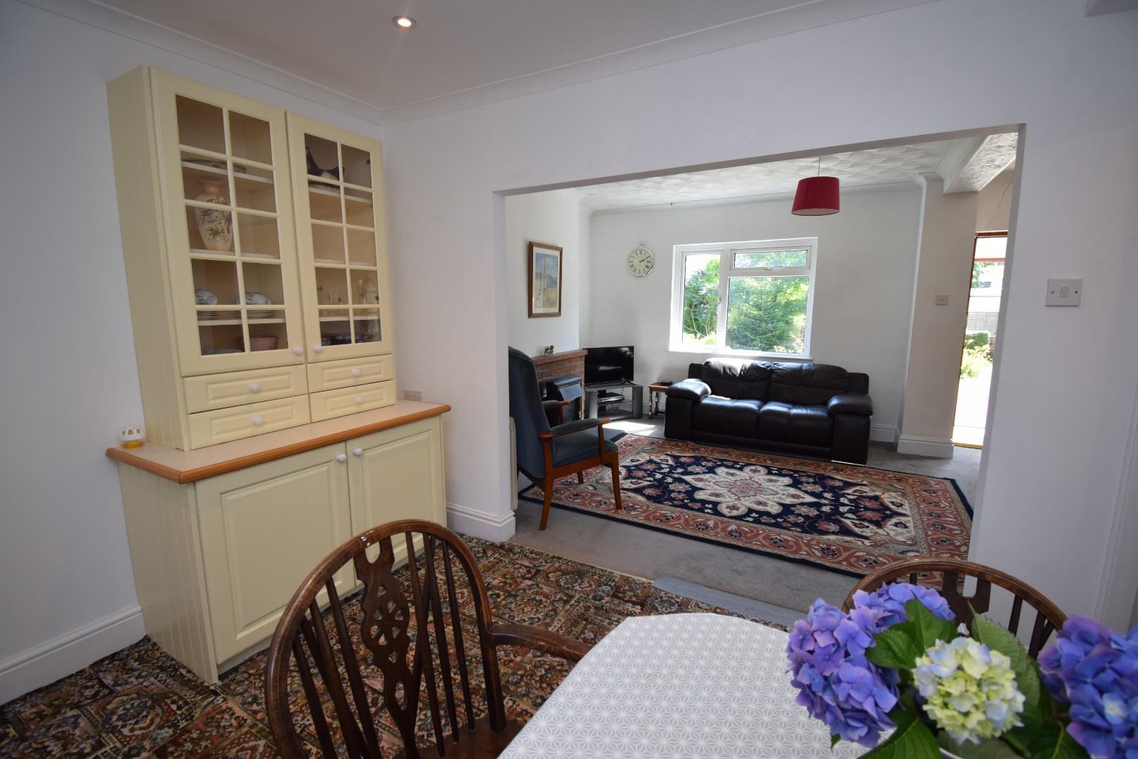 Dining to Lounge.JPG